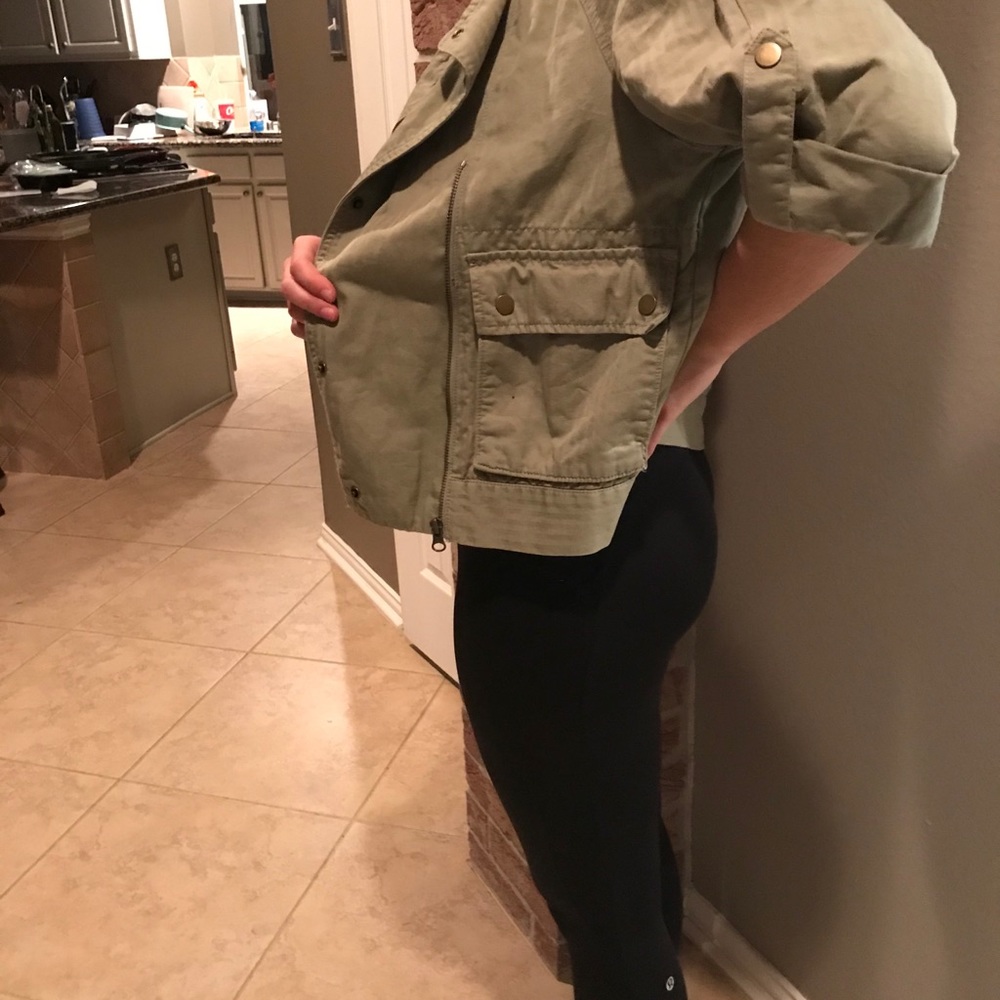 NWOT Loft light moss green linen jacket, Size: M - Picture 4 of 8